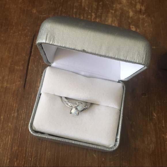 Opal Sterling Silver Ring - Size 7 - Picture 2 of 5